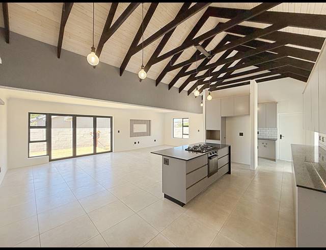 3 BEDROOM HOUSE FOR SALE IN COUNTRY CLUB